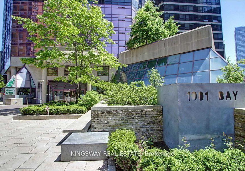 1001-bay-street-toronto-ontario-c13247744