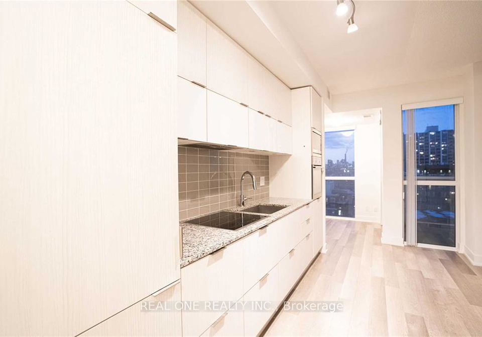 318-richmond-street-w-toronto-ontario-c13247780
