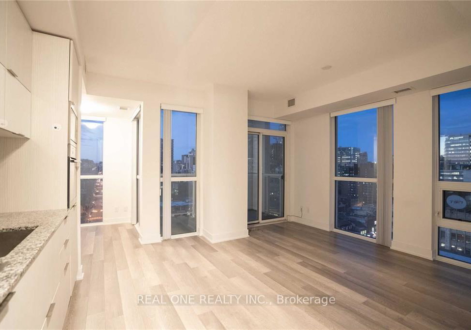 318-richmond-street-w-toronto-ontario-c13247780