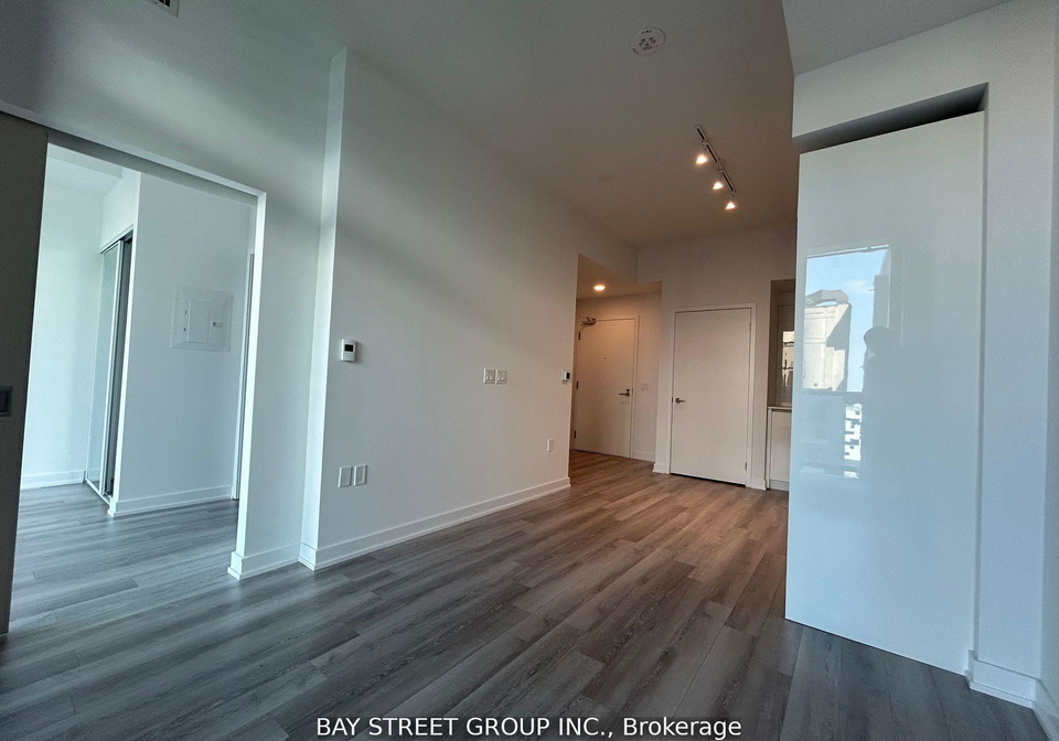121-st-patrick-street-toronto-ontario-c13247906
