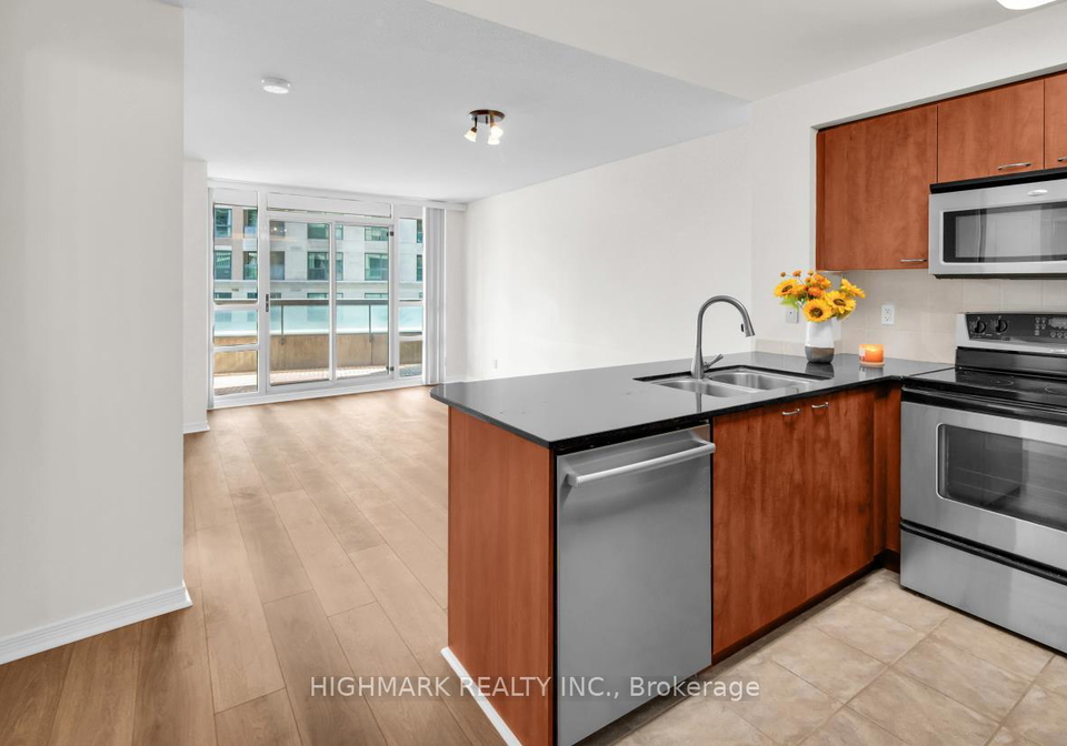 509-beecroft-road-toronto-ontario-c13248912