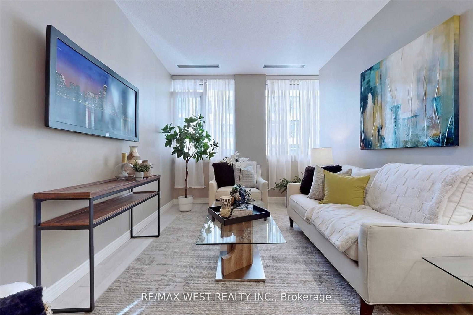 555-yonge-street-toronto-ontario-c13248964