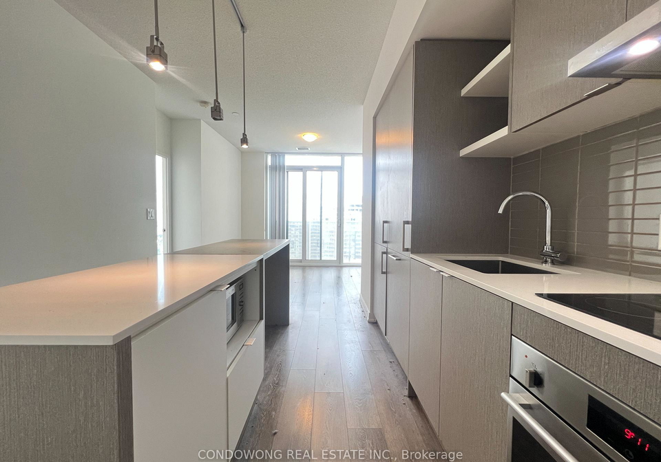 100-harbour-street-toronto-ontario-c13249108