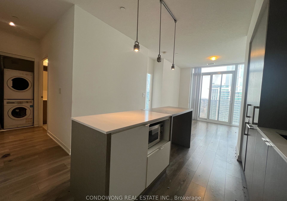 100-harbour-street-toronto-ontario-c13249108