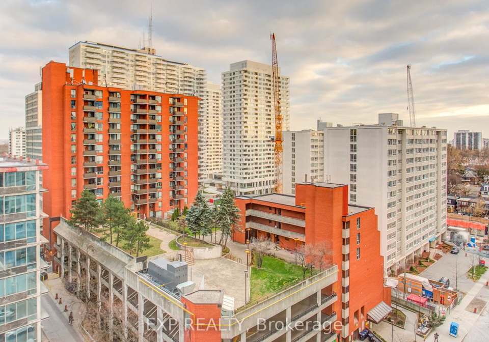 43-eglinton-avenue-e-toronto-ontario-c13249362