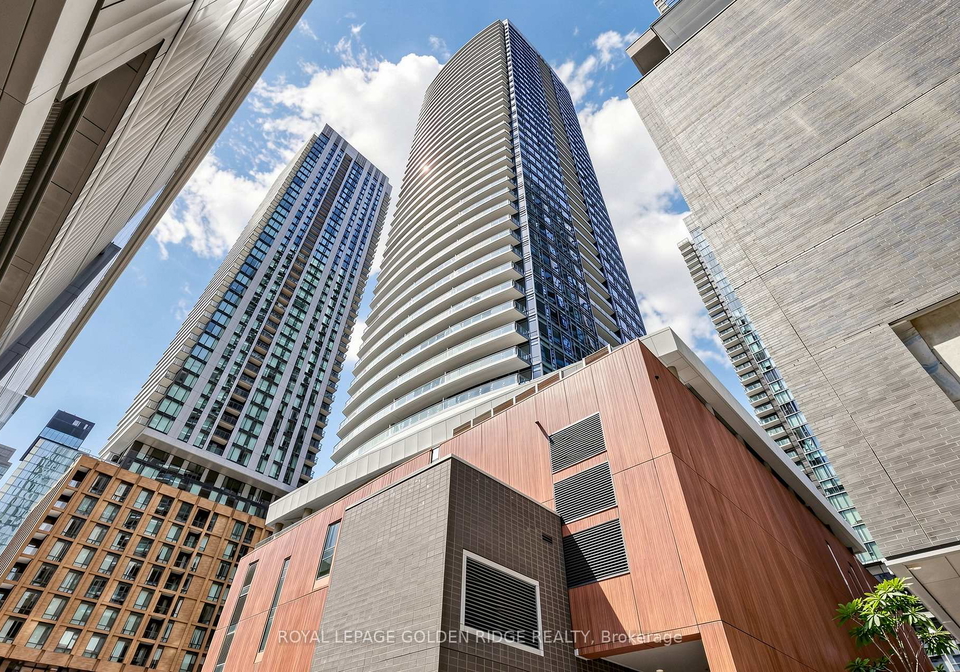 21-widmer-street-toronto-ontario-c13249564