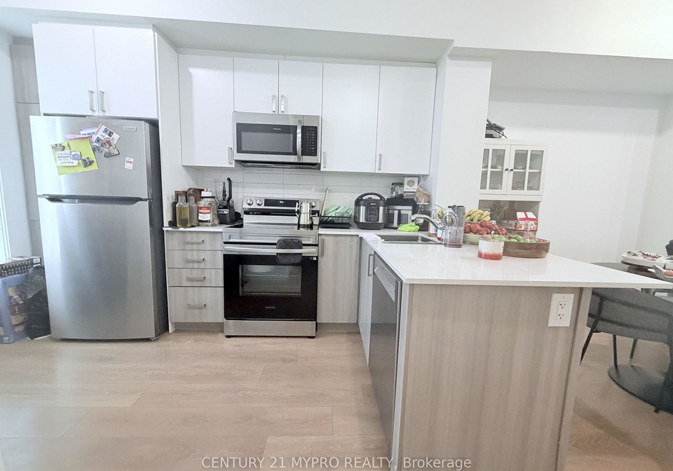 3-case-ootes-drive-north-york-ontario-c13249586