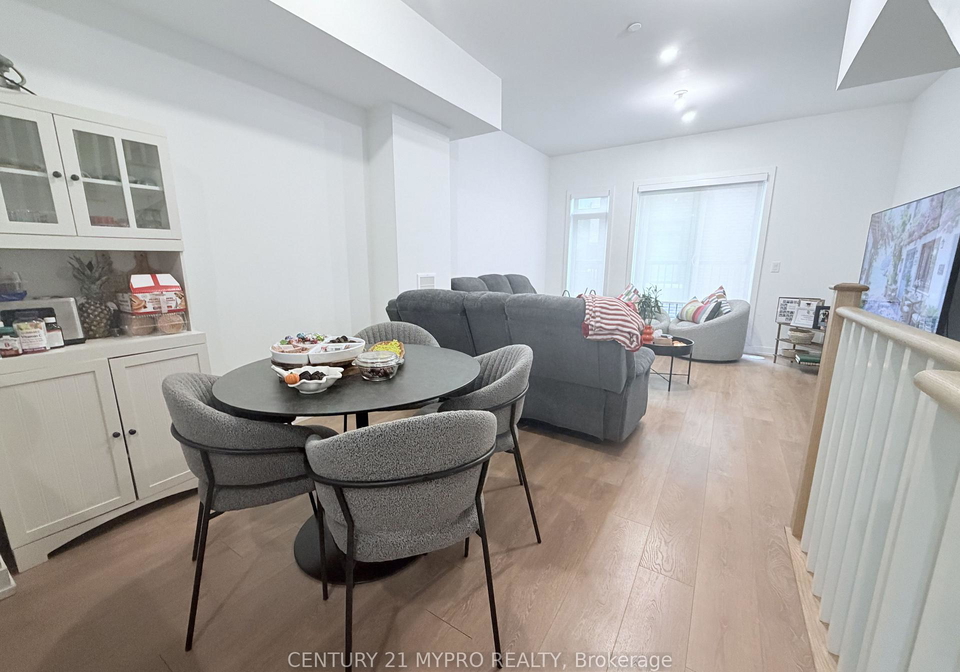 3-case-ootes-drive-north-york-ontario-c13249586