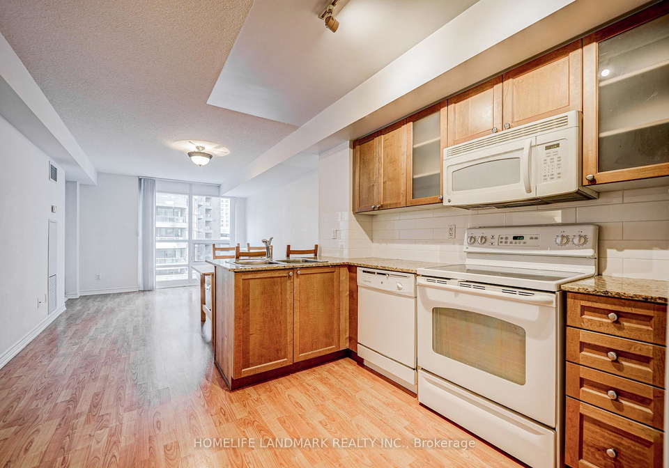 761-bay-street-toronto-ontario-c13250404