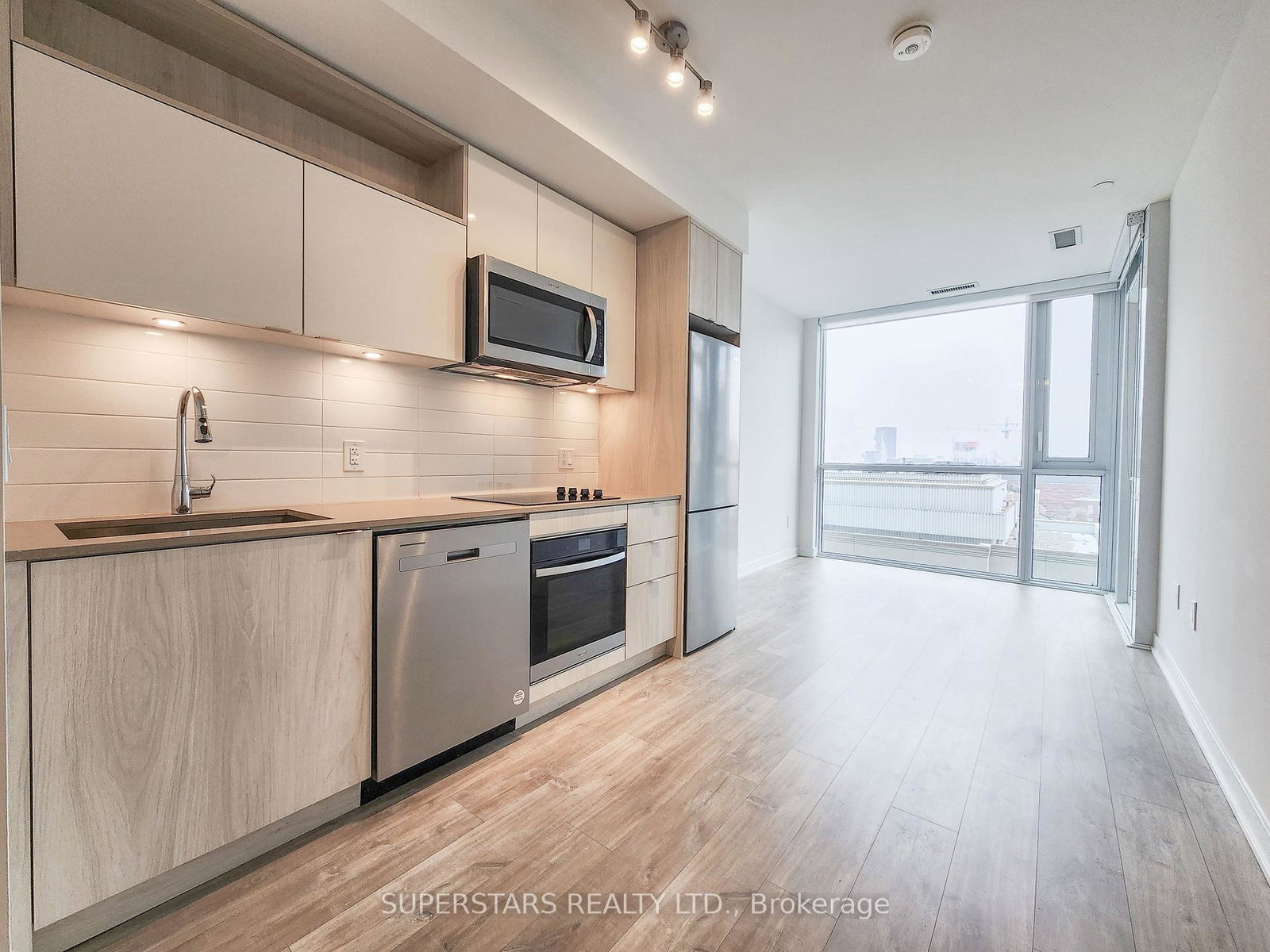 60-princess-street-toronto-ontario-c13252124