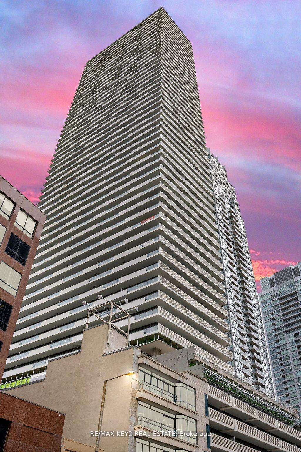 2221-yonge-street-toronto-ontario-c13258194