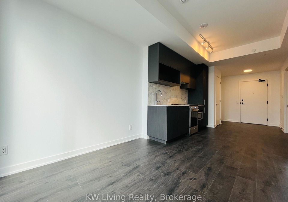 100-queen-street-e-toronto-ontario-c13258226