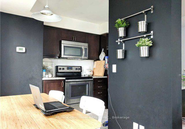 19-grand-trunk-crescent-toronto-ontario-c13258518