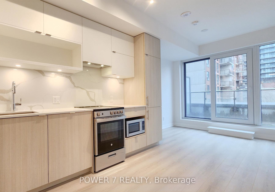 100-queen-street-e-toronto-ontario-c13263306