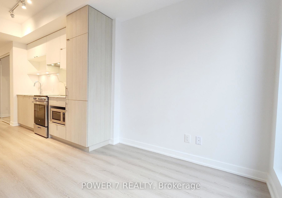100-queen-street-e-toronto-ontario-c13263306