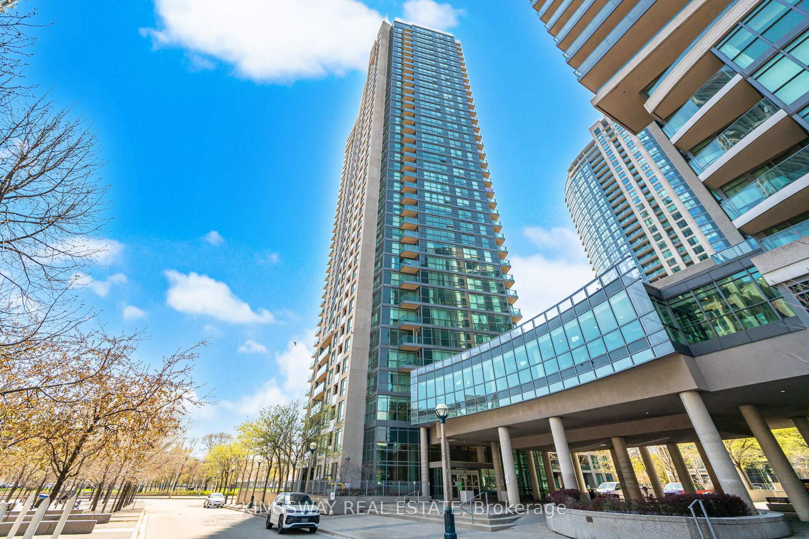 215-fort-york-boulevard-toronto-ontario-c13264308
