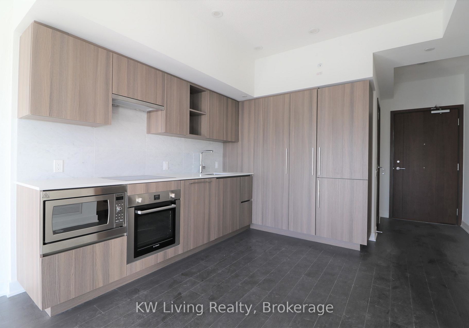 19-bathurst-street-toronto-ontario-c13266946