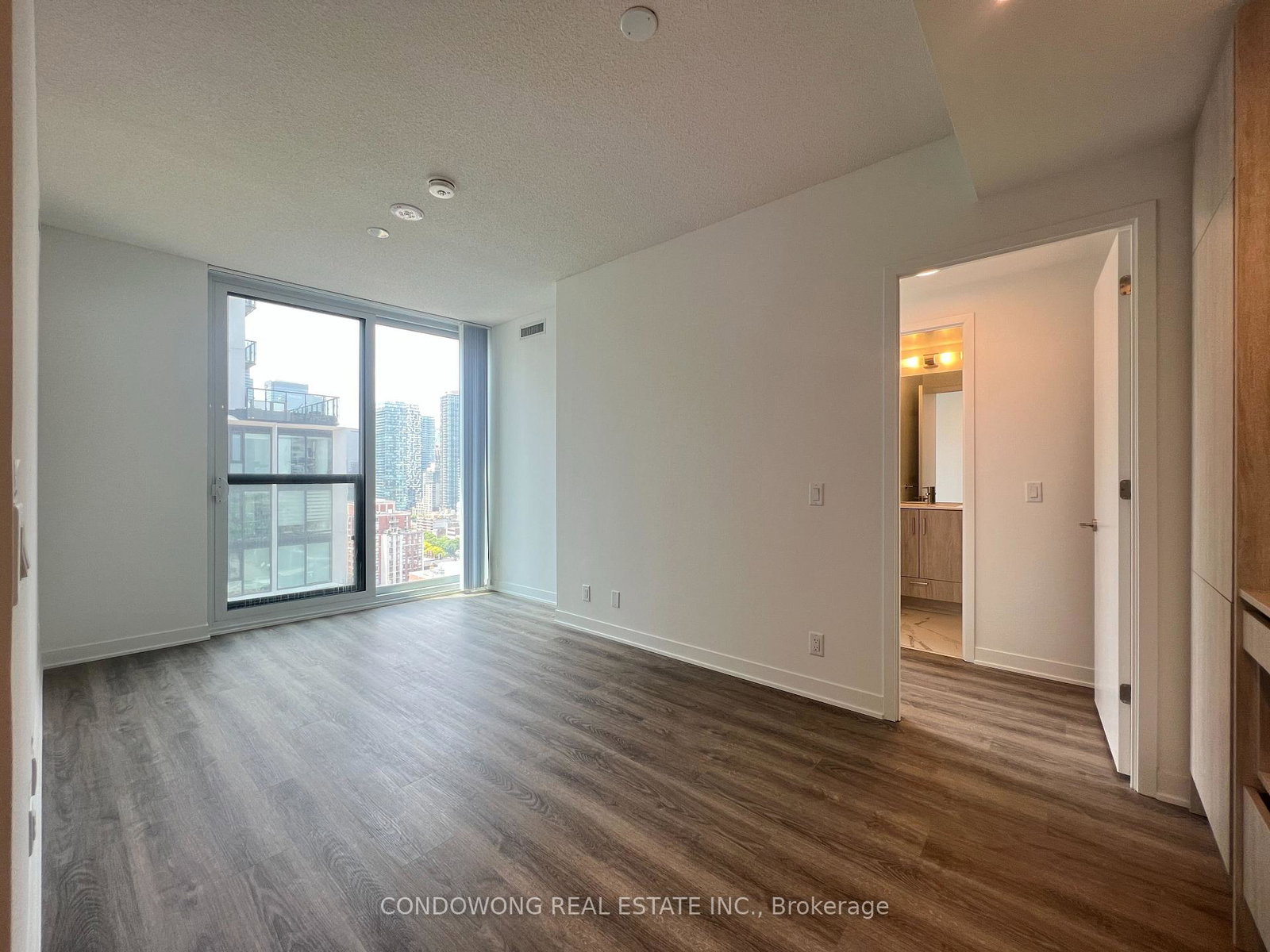 180-front-street-e-toronto-ontario-c13266948