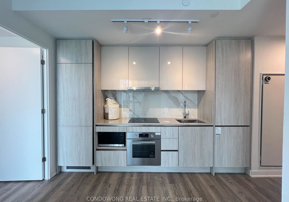 180-front-street-e-toronto-ontario-c13266948