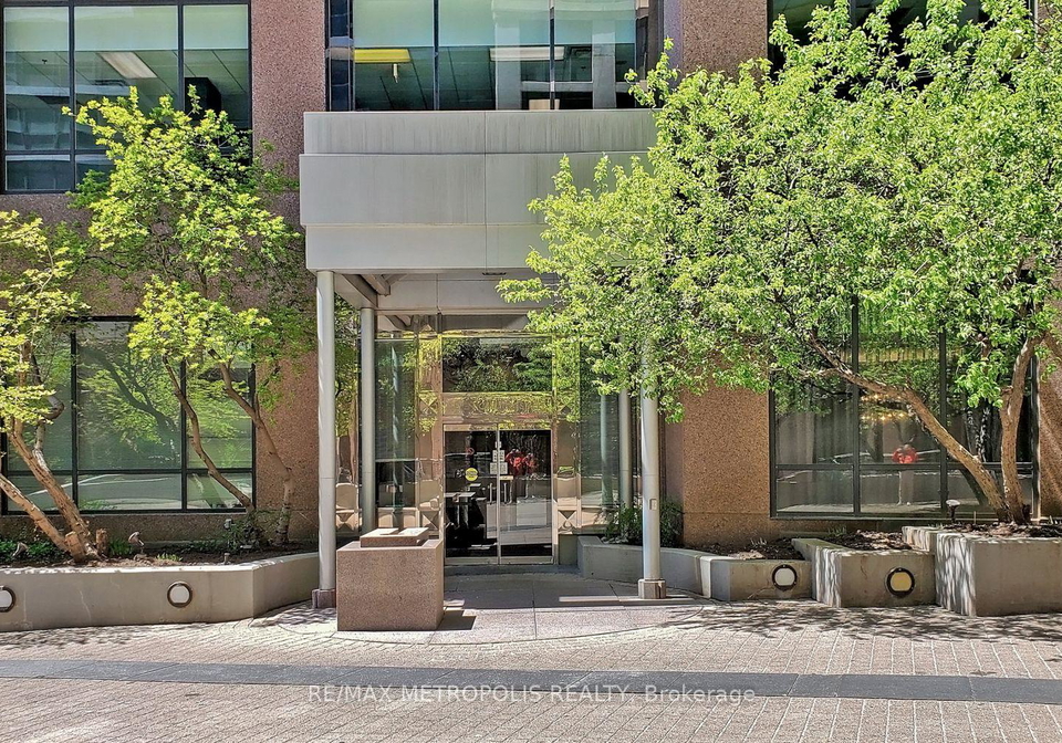 7-carlton-street-toronto-ontario-c13268536