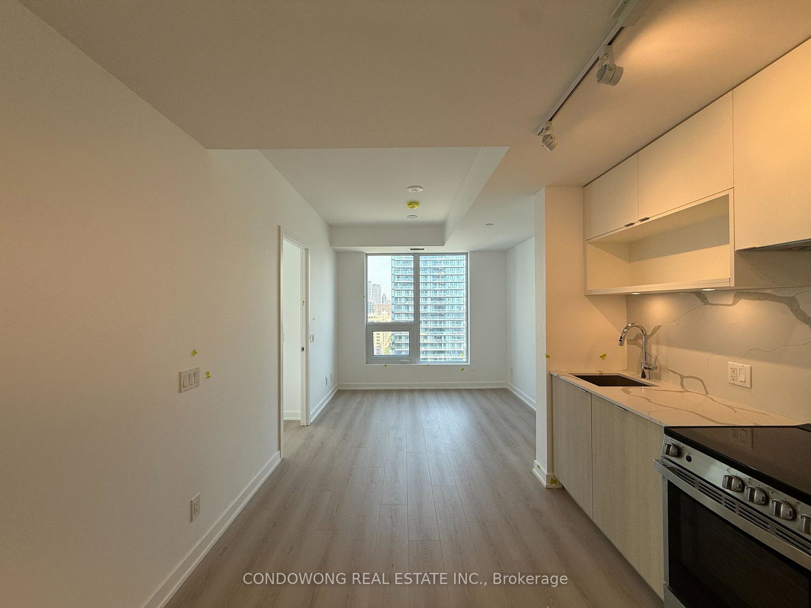 100-queen-street-e-toronto-ontario-c13270692