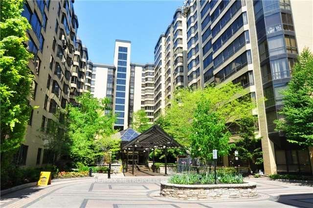 280-simcoe-street-toronto-ontario-c13273090