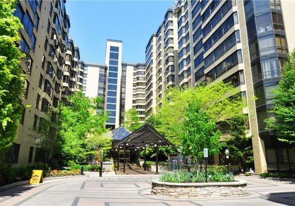 280-simcoe-street-toronto-ontario-c13273090