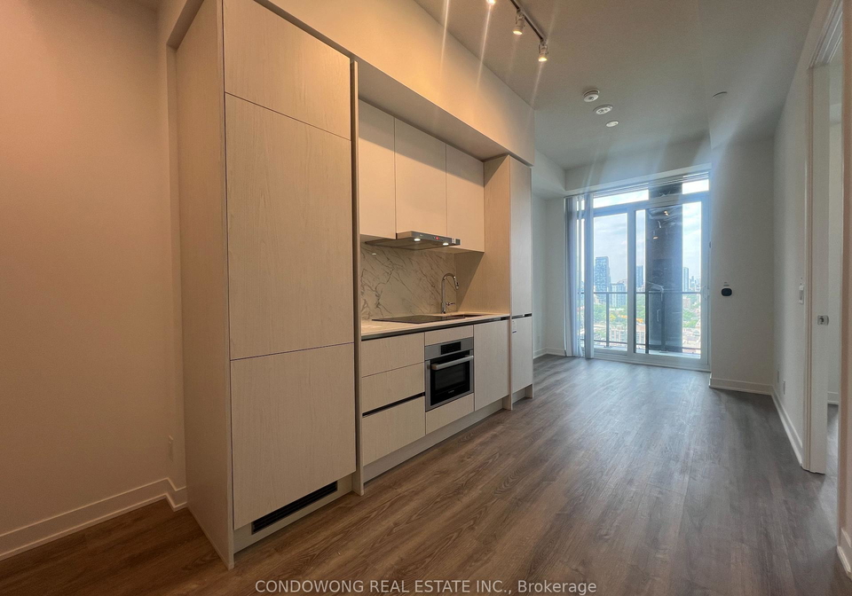 180-front-street-e-toronto-ontario-c13273390