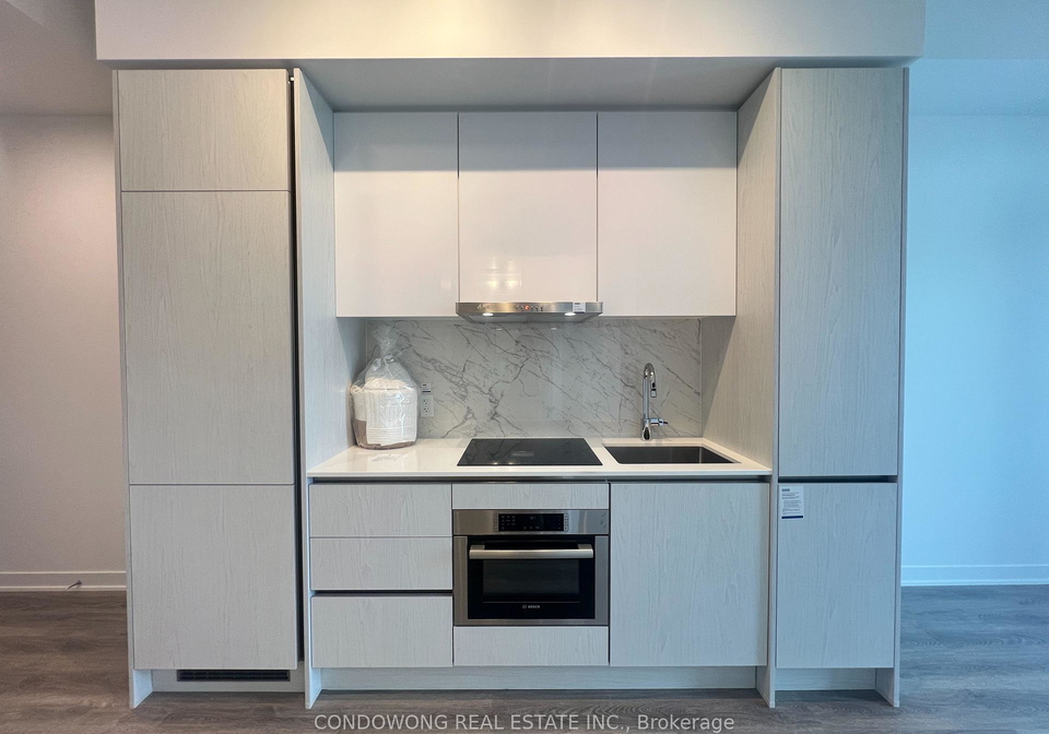180-front-street-e-toronto-ontario-c13273390