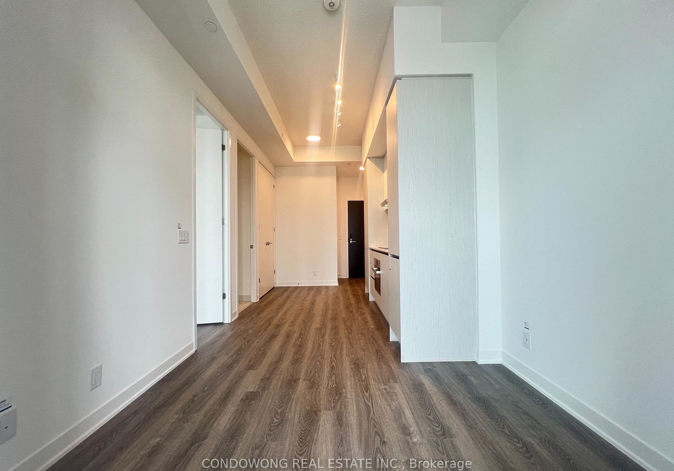 180-front-street-e-toronto-ontario-c13273390