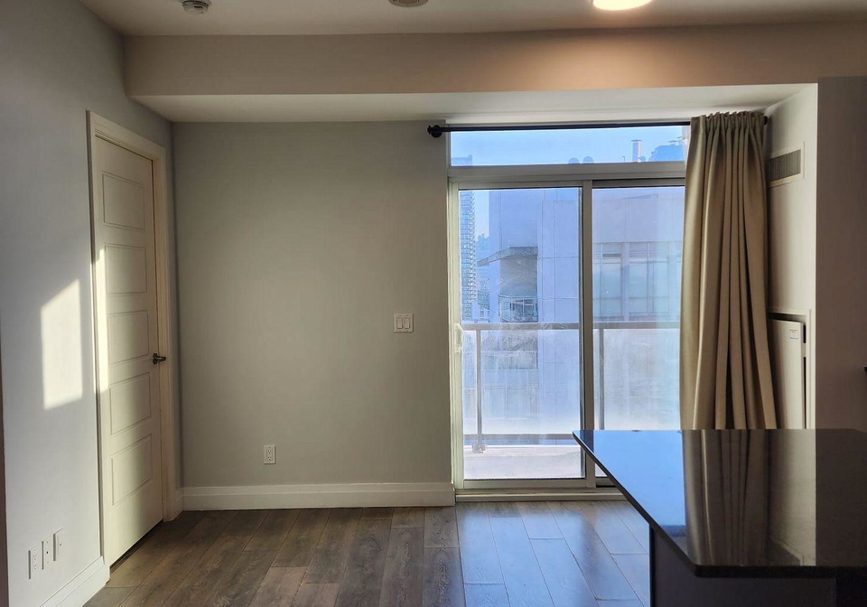 68-canterbury-place-toronto-ontario-c13274516