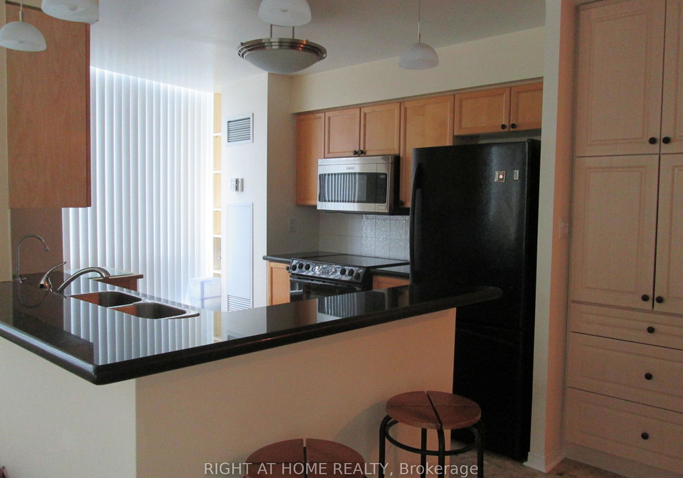 233-beecroft-road-toronto-ontario-c13280420