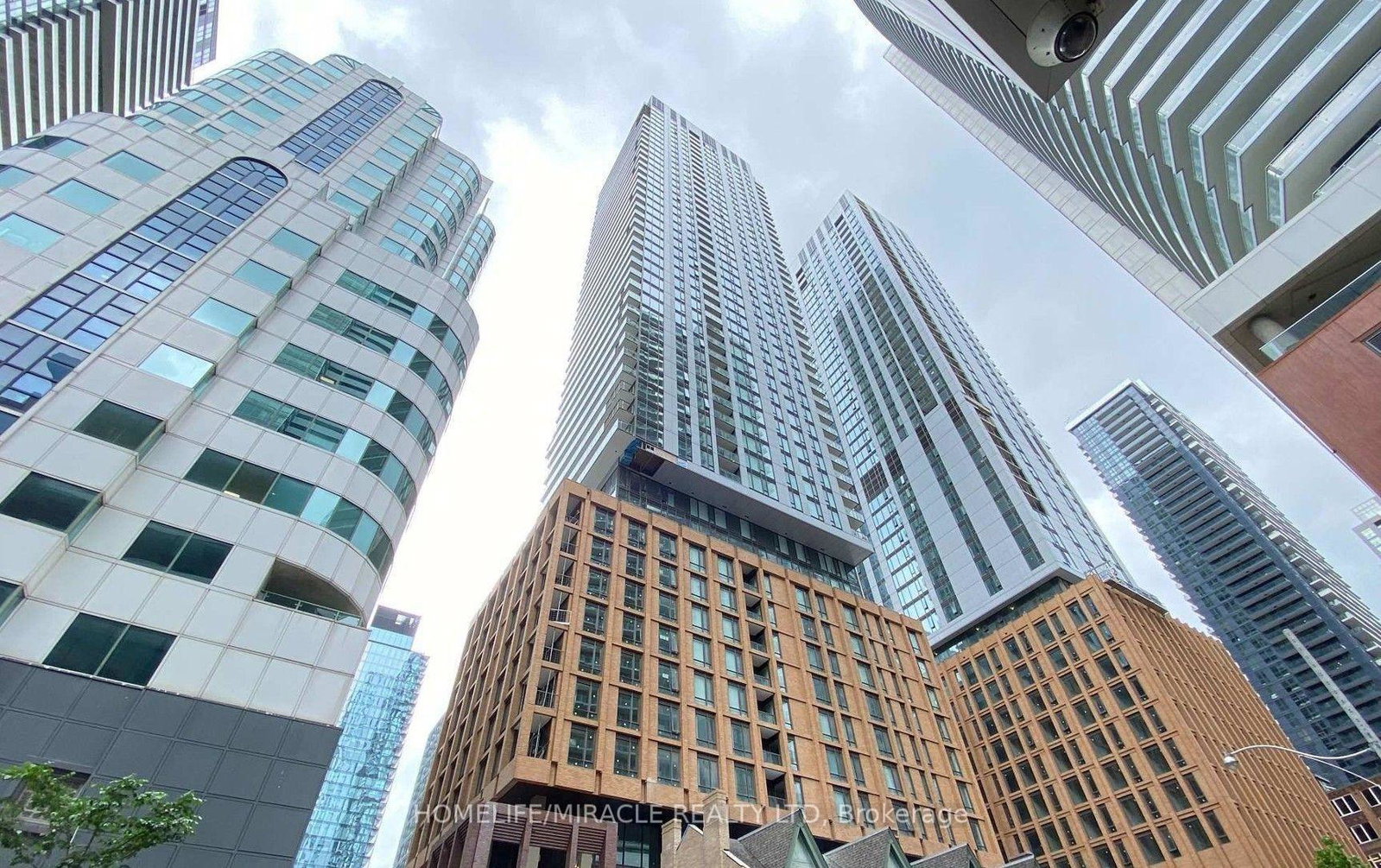 8-widmer-street-toronto-ontario-c13282444