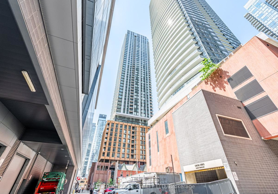 8-widmer-street-toronto-ontario-c13282444