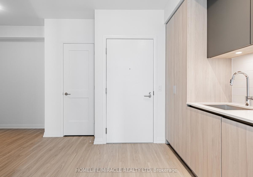 8-widmer-street-toronto-ontario-c13282444