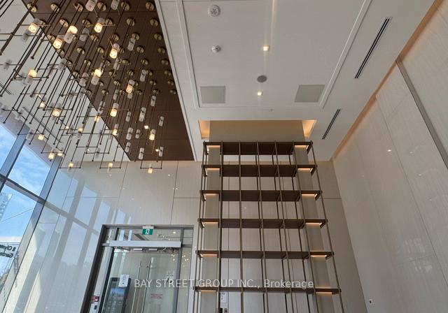8-olympic-garden-drive-s-north-york-ontario-c13303784