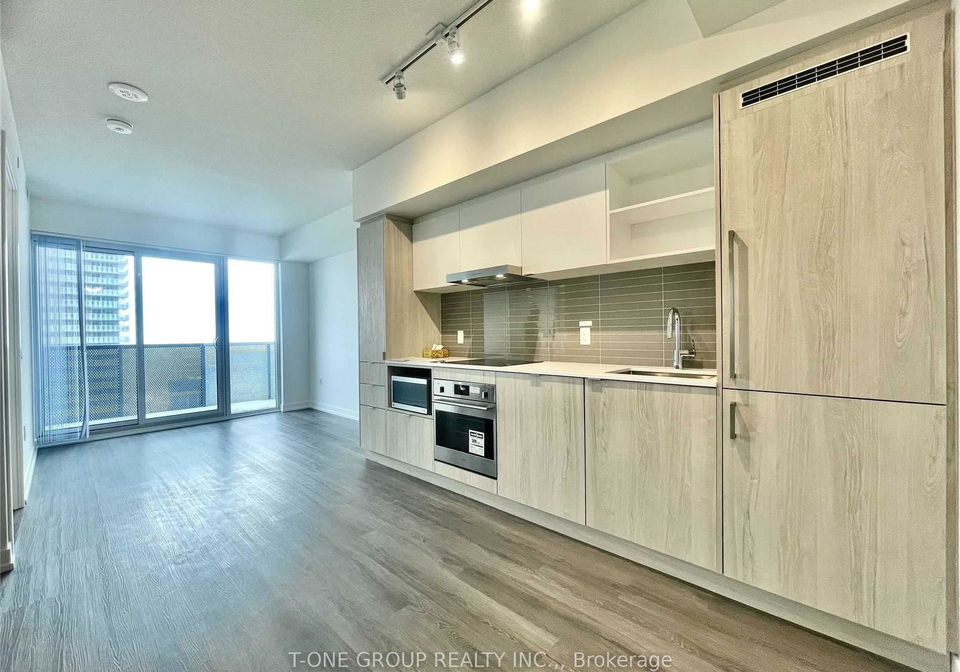 138-downes-street-toronto-ontario-c13321754