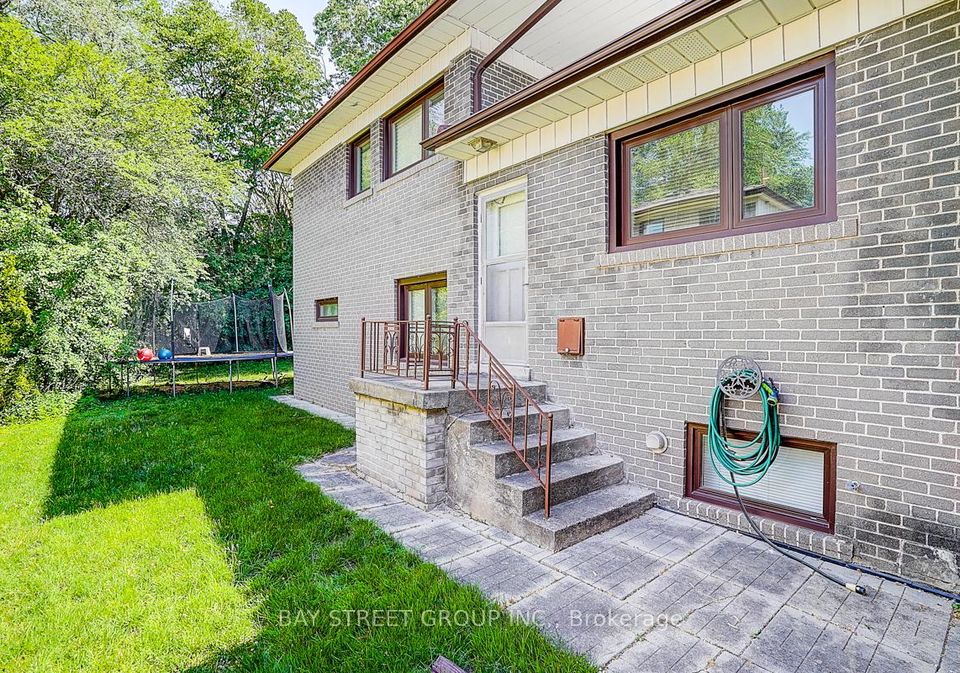 336-betty-ann-drive-toronto-ontario-c13343366