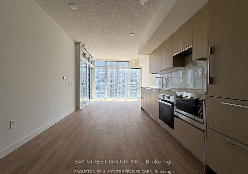 1-concord-cityplace-way-toronto-ontario-c13410066