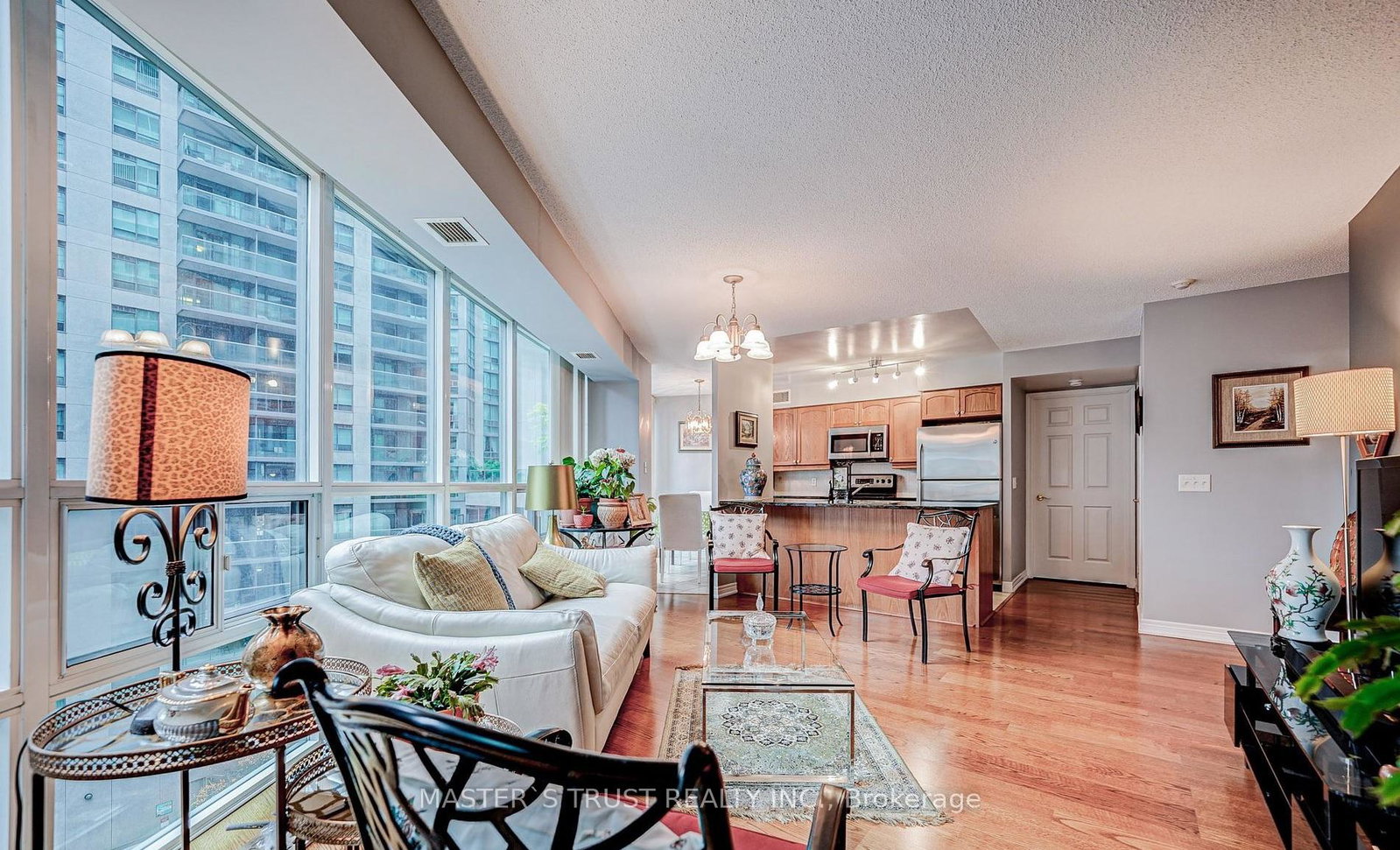 30-grand-trunk-crescent-toronto-ontario-c13410802