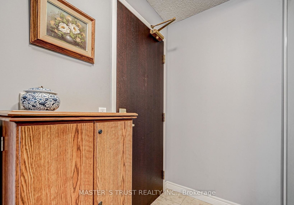 30-grand-trunk-crescent-toronto-ontario-c13410802