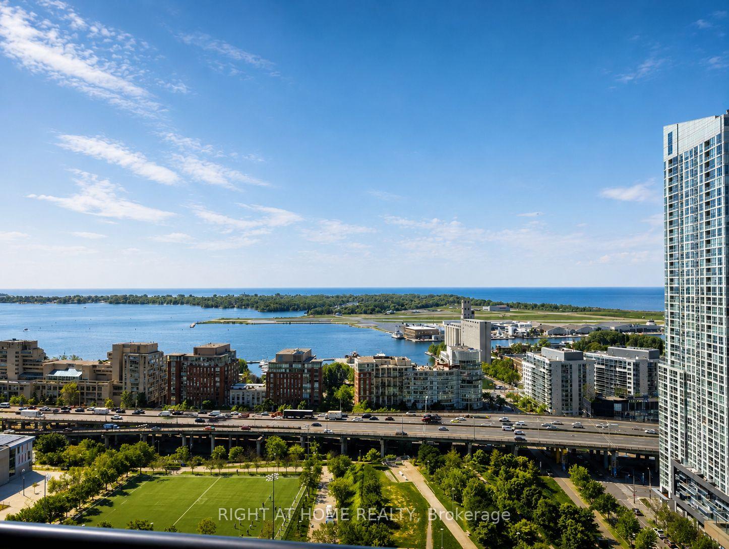 21-iceboat-terrace-toronto-ontario-c13410946