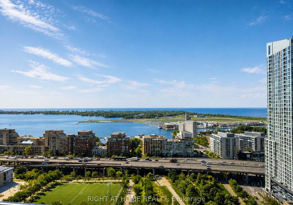 21-iceboat-terrace-toronto-ontario-c13410946