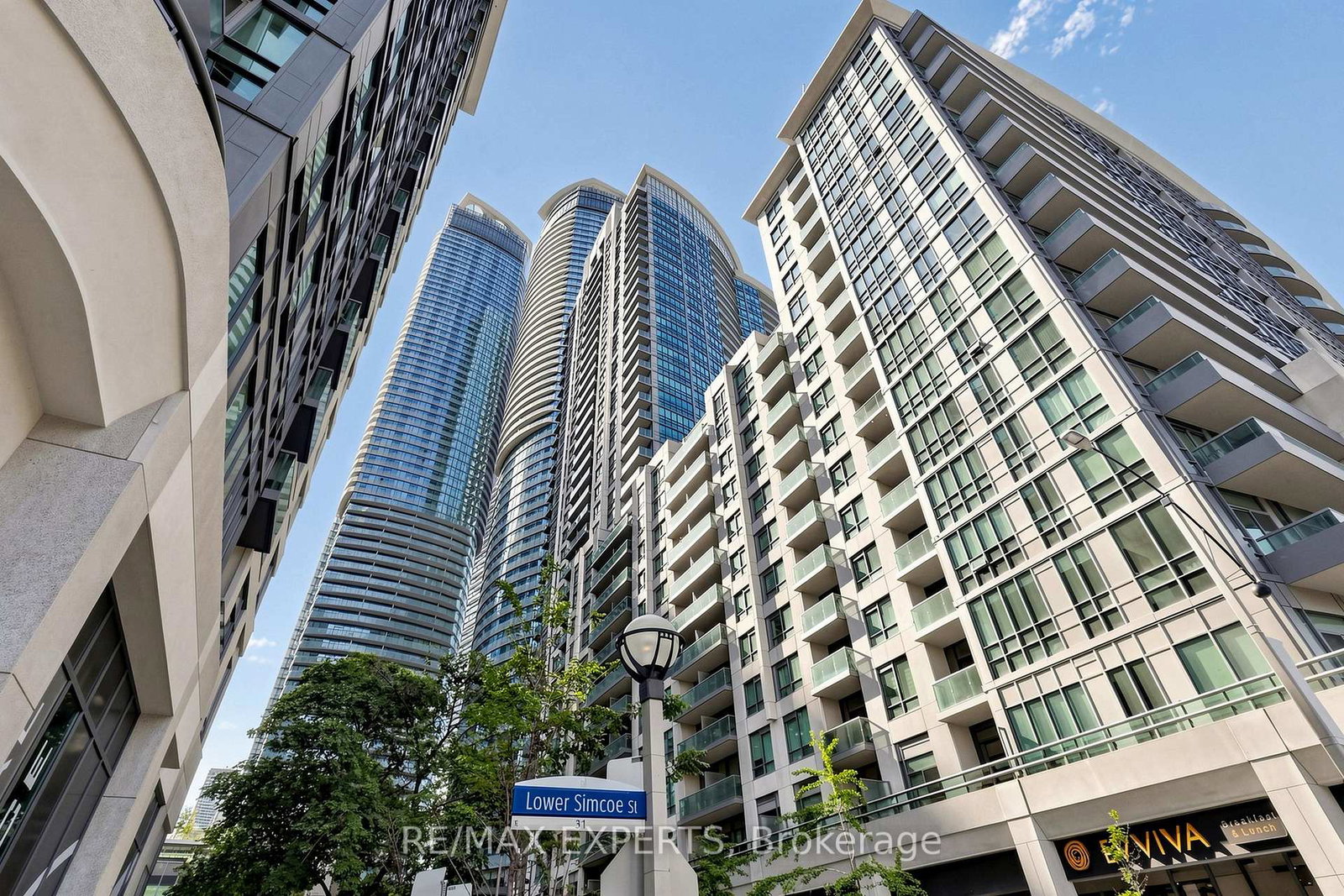 19-grand-trunk-crescent-toronto-ontario-c13411344