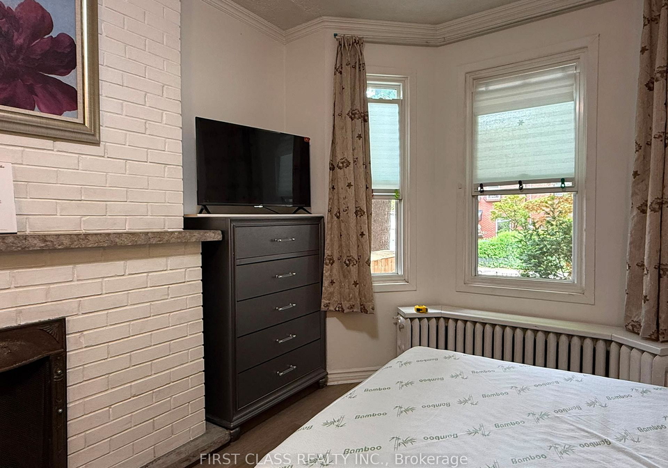 366-lippincott-street-toronto-ontario-c13411426