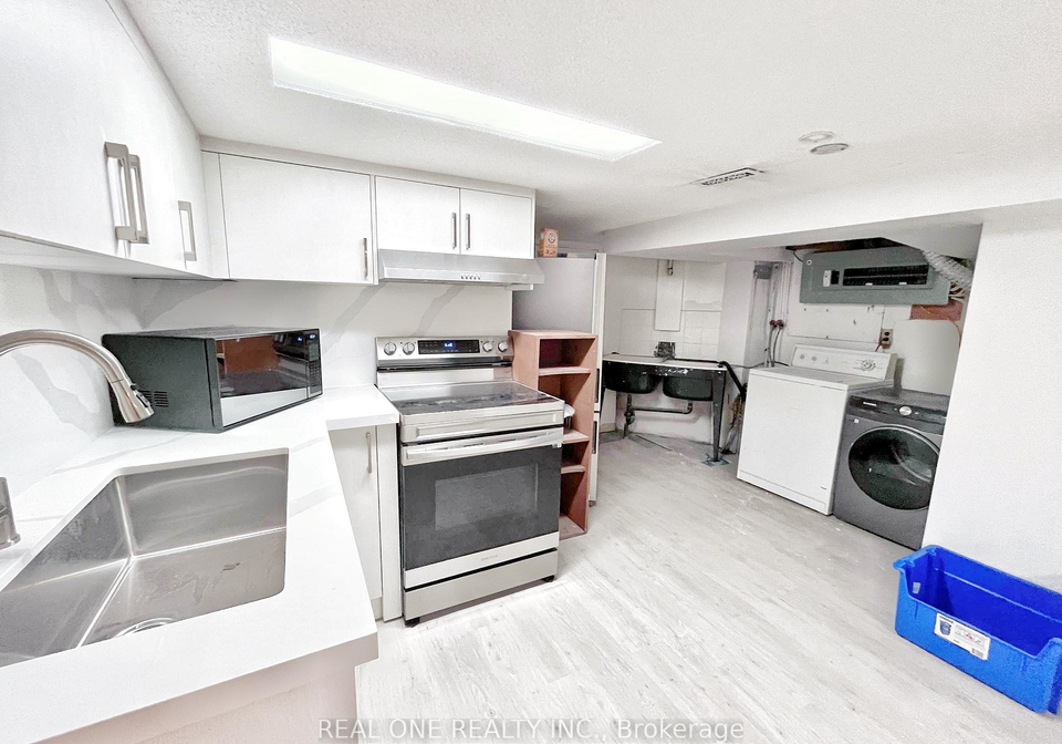 222-robert-street-toronto-ontario-c13411464