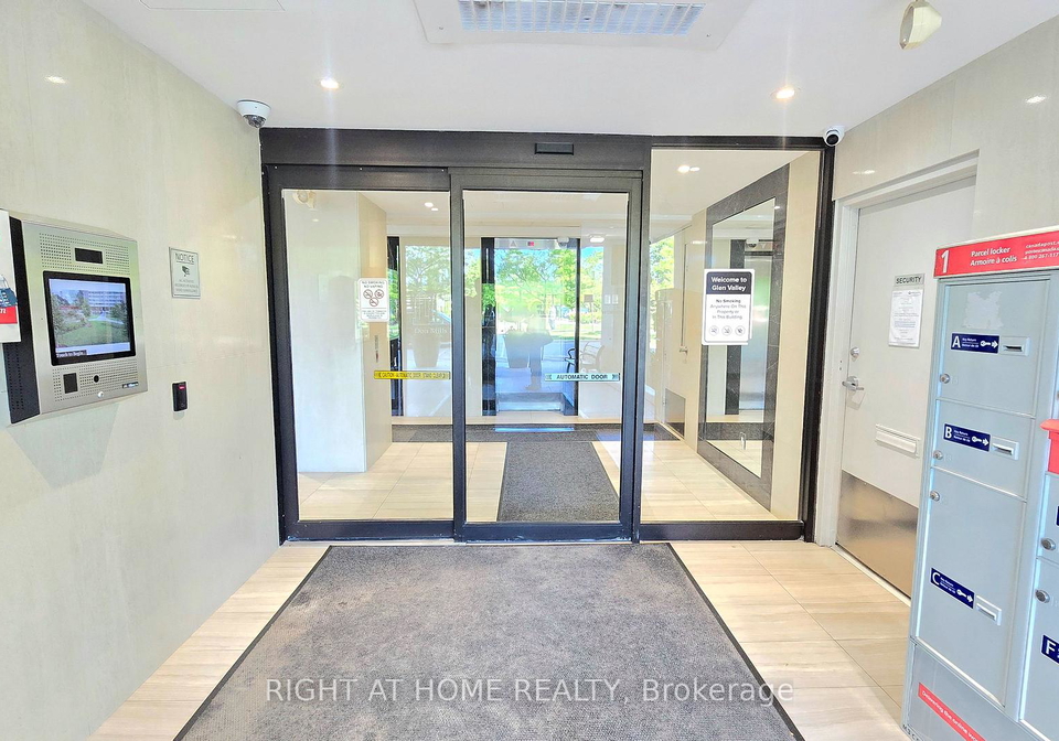725-don-mills-road-east-york-ontario-c13411754