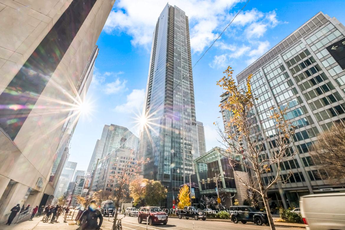 180-university-avenue-toronto-ontario-c13412054