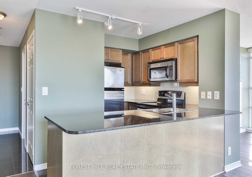 736-spadina-avenue-toronto-ontario-c13412068