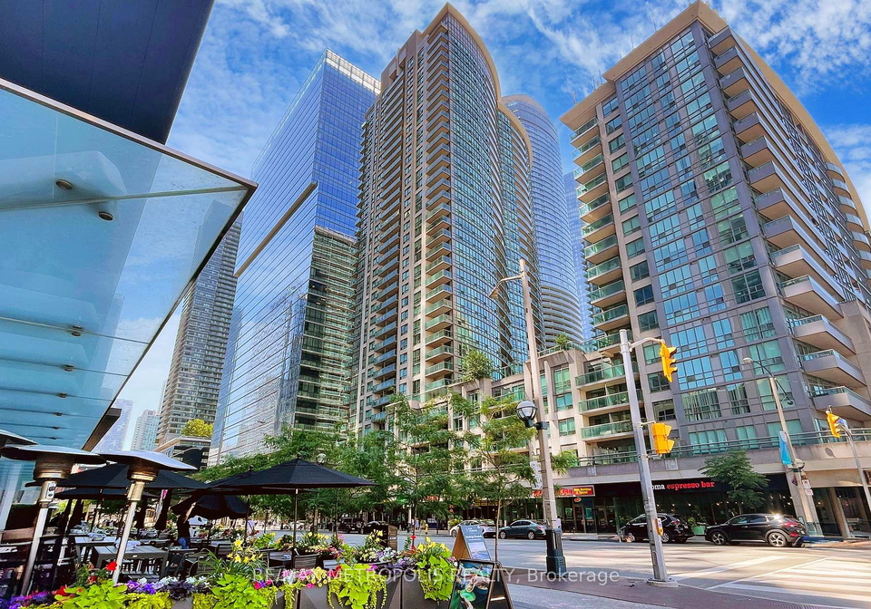 30-grand-trunk-crescent-toronto-ontario-c13412118